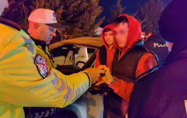 Foto - 17 yaşındaki sürücünün 'ekmek' savunması pes dedirtti!