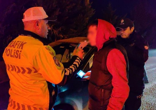 Foto - 17 yaşındaki sürücünün 'ekmek' savunması pes dedirtti!