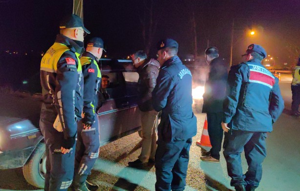 17 yaşındaki sürücünün 'ekmek' savunması pes dedirtti!