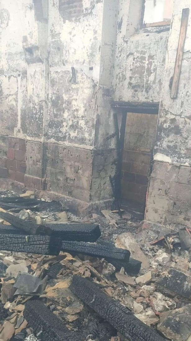 Foto - 170 yıllık tarihi cami alevler içinde kaldı!