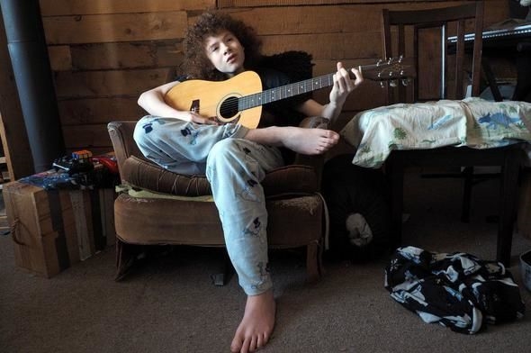 18 yıldır ıssız ormandaki bu kulübede yaşıyorlar!