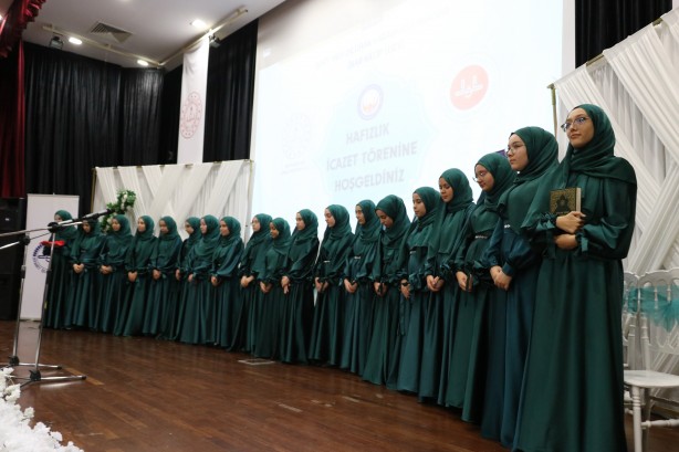 Foto - 19 hafız icazet töreniyle taç giydi