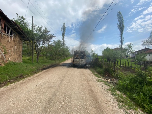 Foto - 19 Mayıs kutlamalarına giden çocuklar yanmaktan son anda kurtuldu