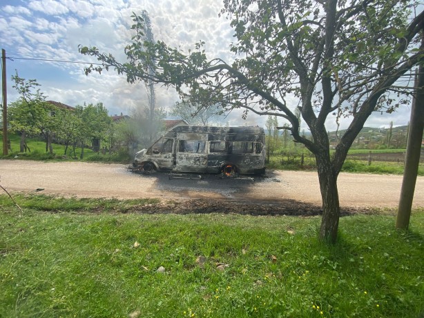 Foto - 19 Mayıs kutlamalarına giden çocuklar yanmaktan son anda kurtuldu