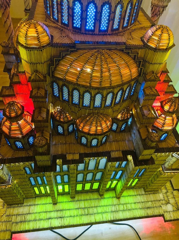 Foto - 190 bin 900 adet kibritle maket cami yaptı