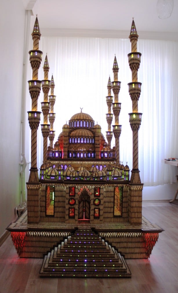 Foto - 190 bin 900 adet kibritle maket cami yaptı