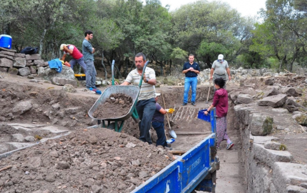 Foto - 1900 yıllık tarihe sahip! Ormanın ortasında kazıldıkça ortaya çıktı