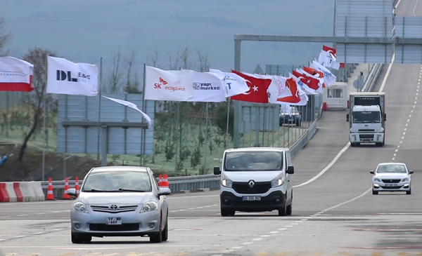Foto - Erdoğan'ın yaptığı açılışın ardından güzergahtaki sahne ve ses sistemlerinin kaldırılmasıyla, ilk hafta ücretsiz olan 