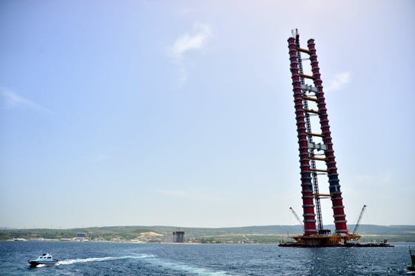 1915 Çanakkale Köprüsü'nün 318 metrelik çelik kuleleri tamamlandı
