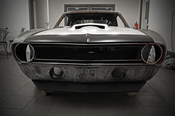 Foto - 1968 model Chevrolet Camaro'yu yenilediler!