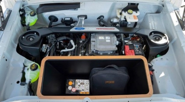 Foto - 1978 model pikap elektirikli oldu