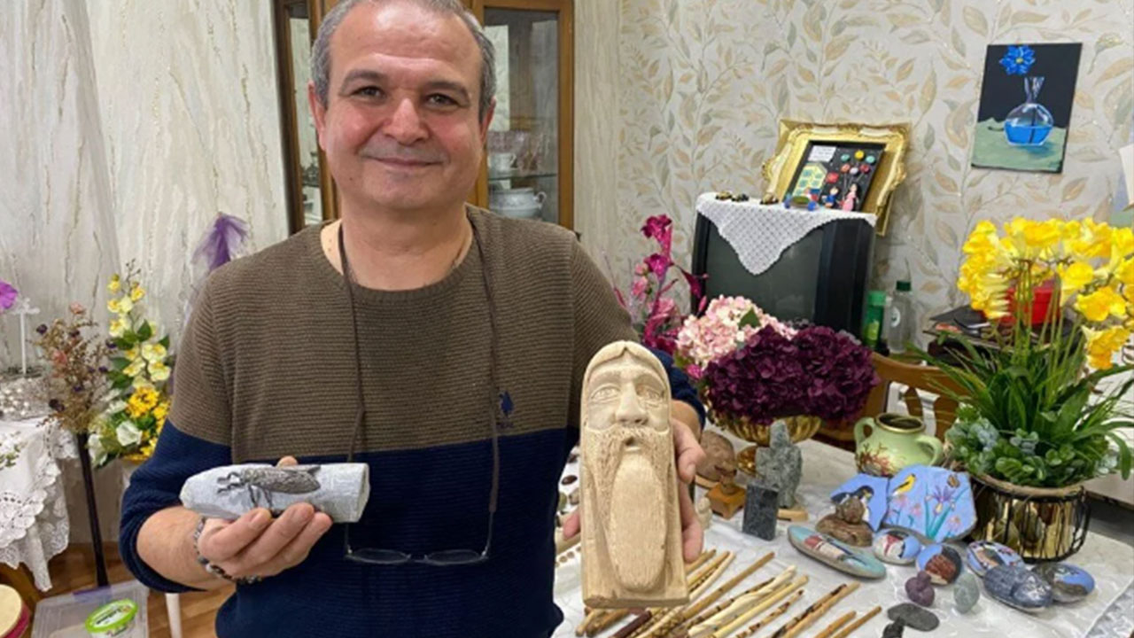 Foto - 1991 yılında meyve bıçağıyla başladı! Taş ve odun parçalarını bulup dönüştürüyor