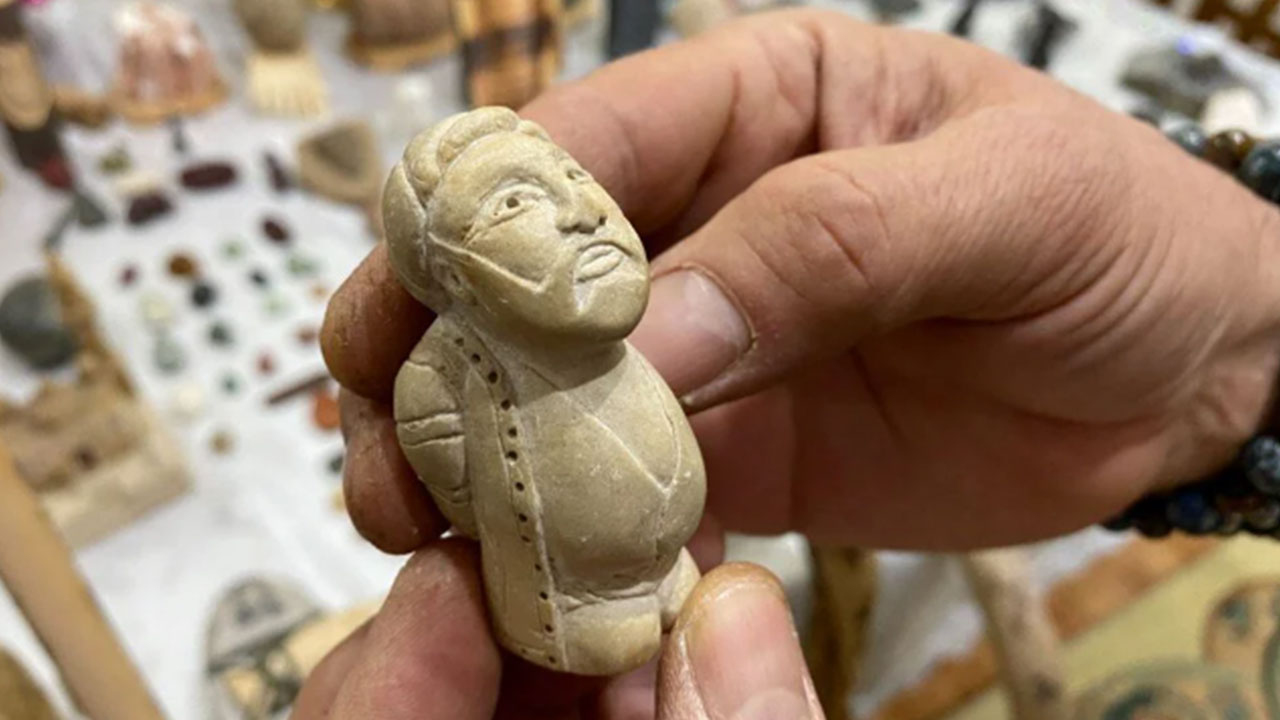 Foto - 1991 yılında meyve bıçağıyla başladı! Taş ve odun parçalarını bulup dönüştürüyor