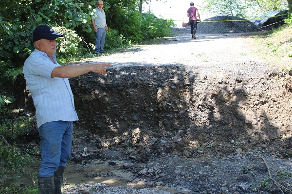 Foto - 2 asırlık cami ise... Bu mahalle çöküyor 6 ev tahliye edildi