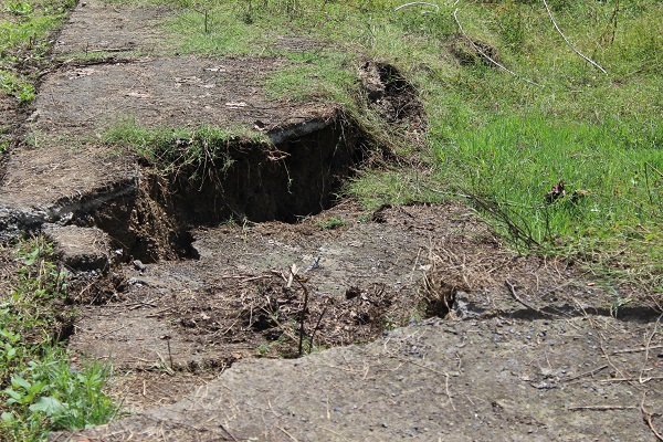 Foto - 2 asırlık cami ise... Bu mahalle çöküyor 6 ev tahliye edildi