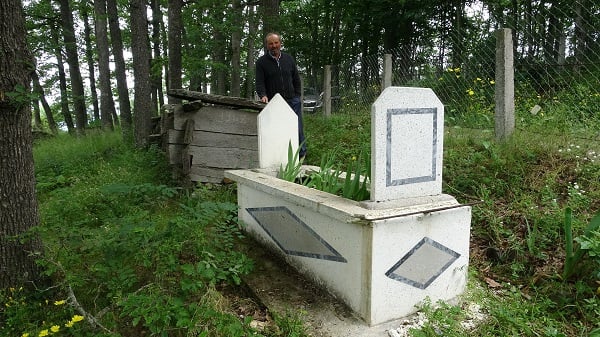 Foto - 2 asırlık mezarlık yok olmak üzere... İşte Türkiye'nin en ilginç mezarlığı