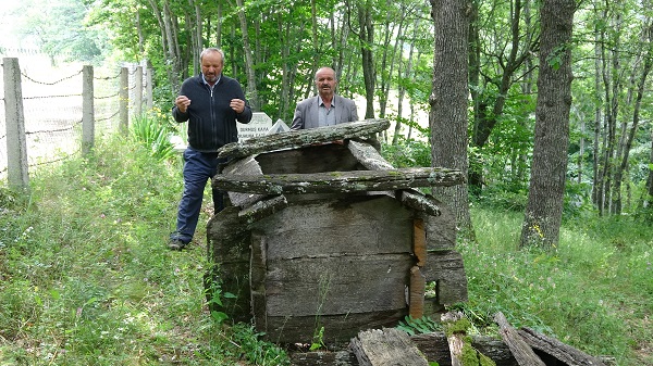 Foto - 2 asırlık mezarlık yok olmak üzere... İşte Türkiye'nin en ilginç mezarlığı