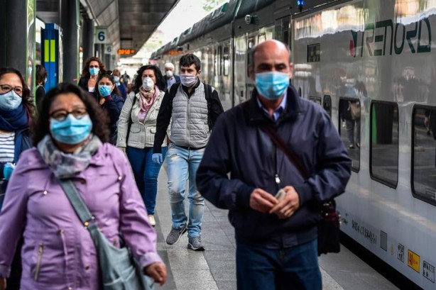 2 aylık yasak sona erdi! İtalya sokağa dönüyor