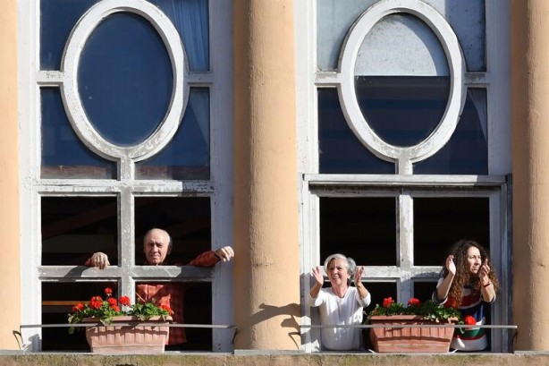 Foto - 2 aylık yasak sona erdi! İtalya sokağa dönüyor