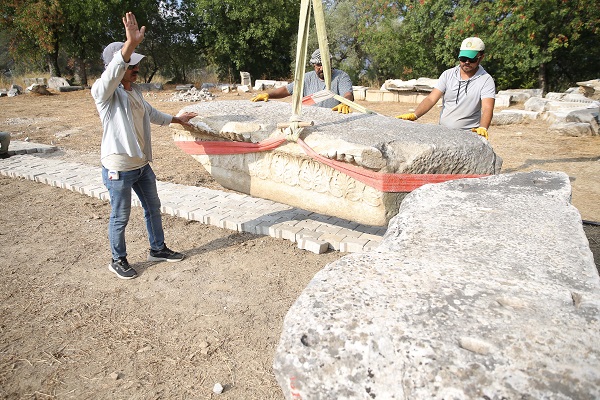 Foto - 2 bin 100 yıllık yapı ayağa kaldırılıyor