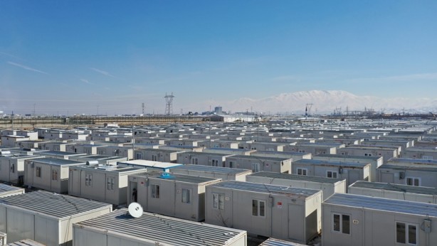 Foto - 2 bin 200 depremzedeye ev sahipliği yapıyor! Dev konteyner kent havadan görüntülendi