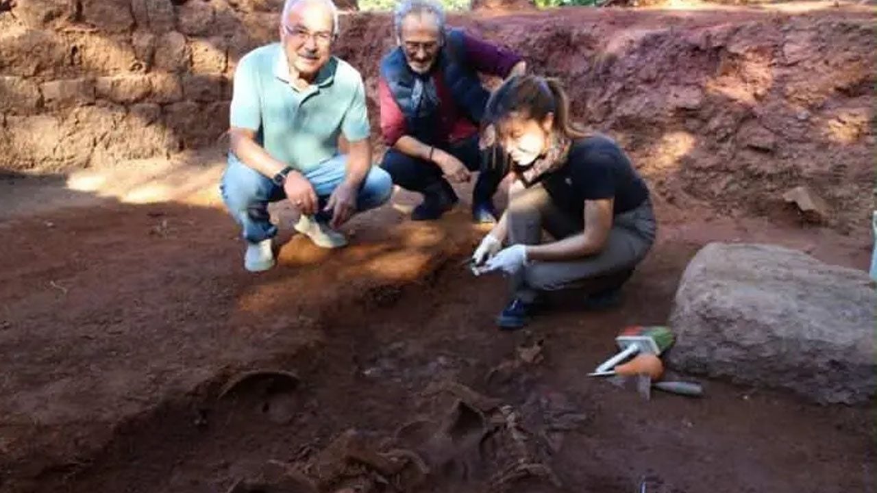 Foto - 2 bin 300 yıllık kalede keşfedildi: Sonuçları yayınlandı! Ordu'daki kazılarda yayınlan görüntüde boynuzlu heykel şaşırttı 