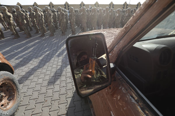 Foto - 2 bin asker! Suriye Milli Ordusu silah kuşandı