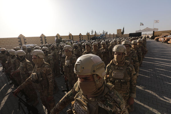 Foto - 2 bin asker! Suriye Milli Ordusu silah kuşandı