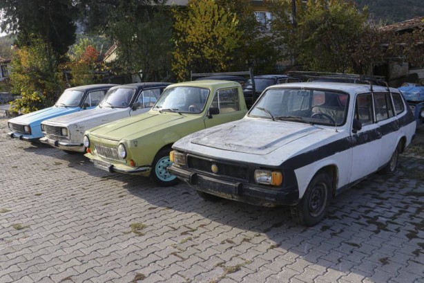 2 bin TL'ye alıyor, 11 bin TL'ye satıyor! Üç evi atölyeye çevirdi