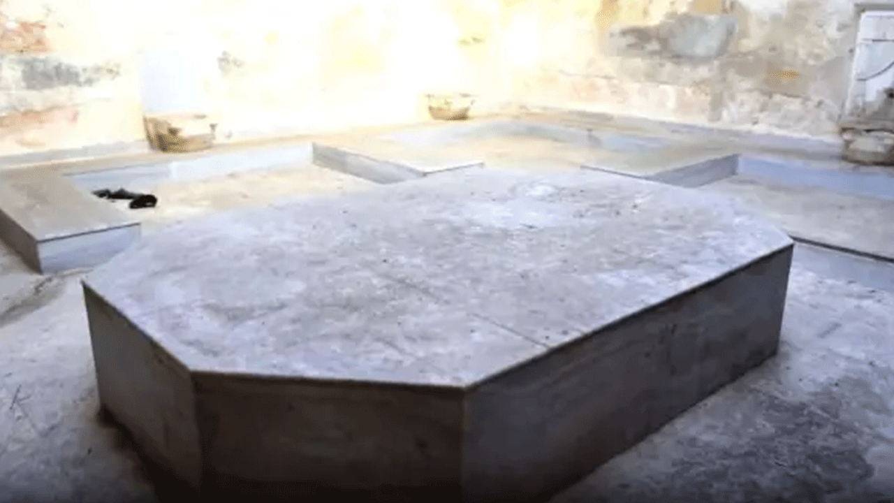 Foto - Tarihi hamam satılıyor! Fiyatı dudak uçuklattı!