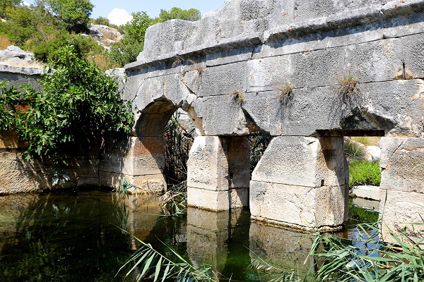 Foto - 2 bin yıllık tarihi yapı hayran bırakıyor