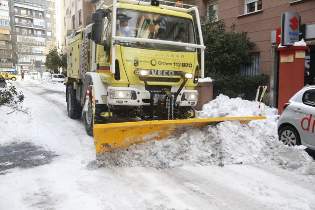 Foto - 2 cm’lik kar için yaptıklarına bak! Avrupa’nın en gelişmiş belediyesi hükümetten OHAL istedi