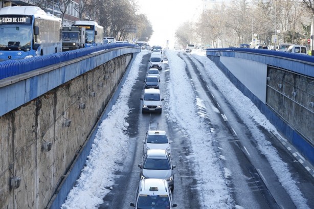 Foto - 2 cm’lik kar için yaptıklarına bak! Avrupa’nın en gelişmiş belediyesi hükümetten OHAL istedi