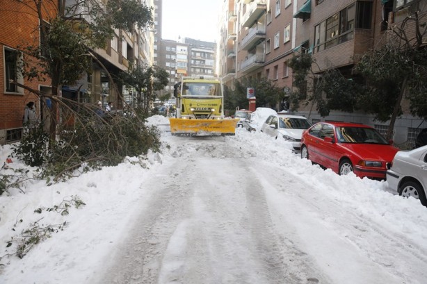 Foto - 2 cm’lik kar için yaptıklarına bak! Avrupa’nın en gelişmiş belediyesi hükümetten OHAL istedi