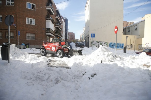 Foto - 2 cm’lik kar için yaptıklarına bak! Avrupa’nın en gelişmiş belediyesi hükümetten OHAL istedi