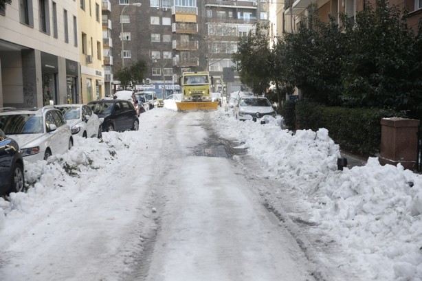 Foto - 2 cm’lik kar için yaptıklarına bak! Avrupa’nın en gelişmiş belediyesi hükümetten OHAL istedi