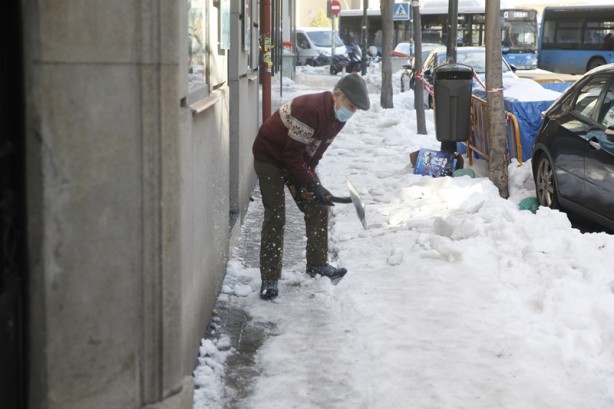 Foto - 2 cm’lik kar için yaptıklarına bak! Avrupa’nın en gelişmiş belediyesi hükümetten OHAL istedi