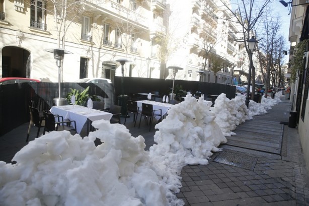 Foto - 2 cm’lik kar için yaptıklarına bak! Avrupa’nın en gelişmiş belediyesi hükümetten OHAL istedi