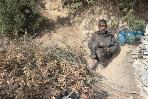 Foto - 2 dil bilen vatandaş 40 yıldır mağarada yaşıyor