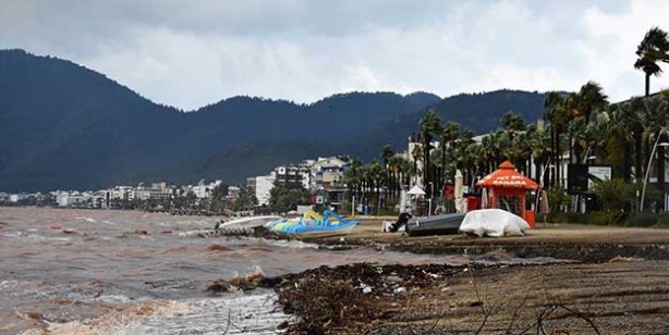 Foto - 2 günde 220 kilogram yağış! Marmaris'te hayat felç oldu