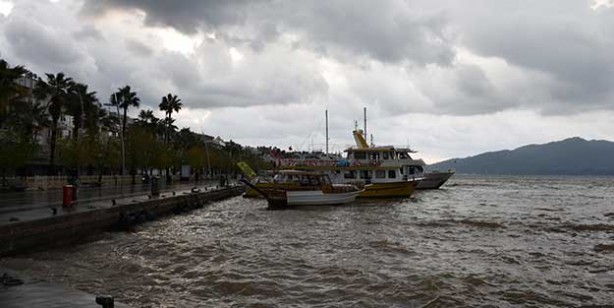 Foto - 2 günde 220 kilogram yağış! Marmaris'te hayat felç oldu