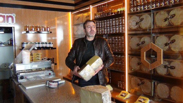 2 il birbirine girdi: Kars ve Kırklareli arasında ‘kaşar’ polemiği