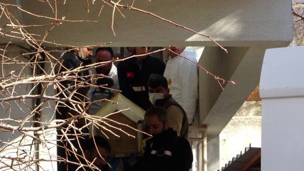 Foto - 2 kadın ölü bulundu! İstanbul'daki evden çıkanlar dehşete düşürdü
