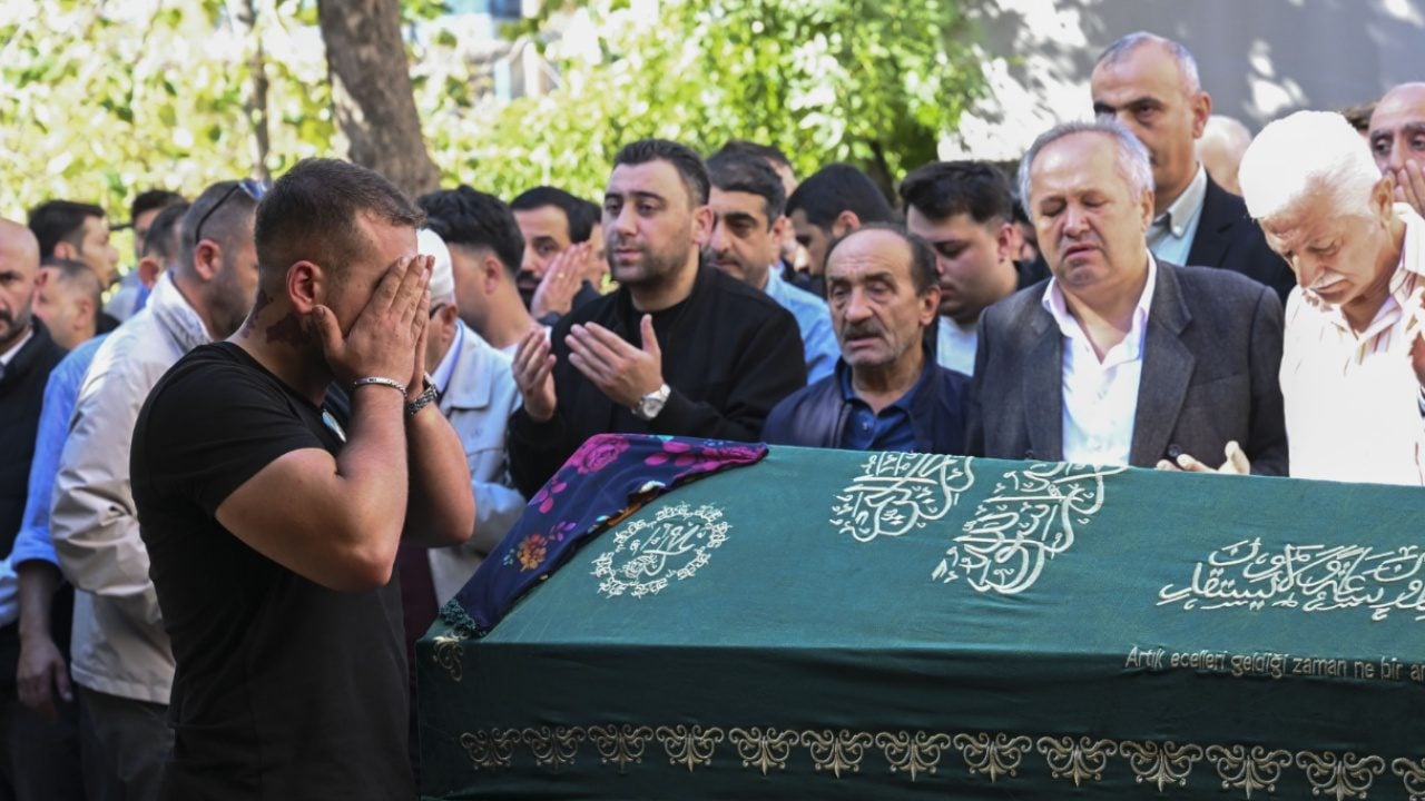 Foto - 2 kardeş Maltepe’deki faciada hayatını kaybetmişti: Birlikte can verdiler birlikte uğurlandılar