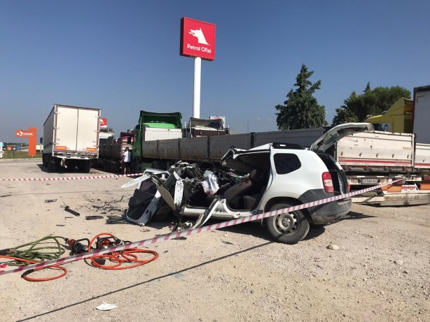 Foto - 2 kişinin öldüğü kazada, sürücü direksiyonda kalp krizi geçirmiş