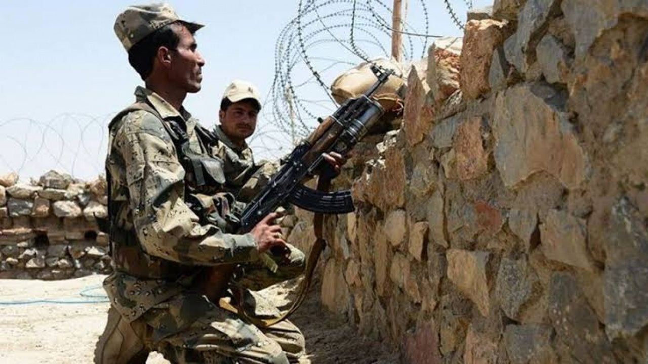Foto - 2 Müslüman ülke çatışıyor! Sınırda silahlar ateşlendi