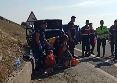 Foto - 2 otomobilin karıştığı kazada 5 yaralı