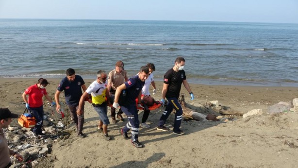 Foto - 2 paraşütçü kumsala çakıldı!