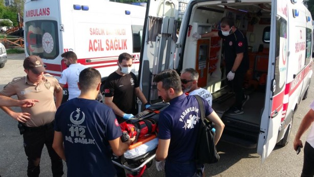 Foto - 2 paraşütçü kumsala çakıldı!