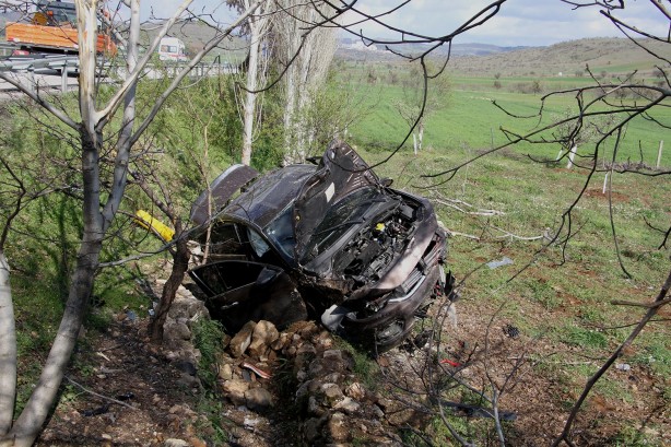 Foto - 2 saat önce aldıkları otomobille dehşeti yaşadılar!